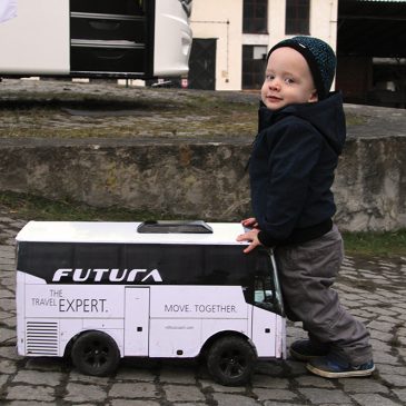 How mini VDL bus entertained people at bus event